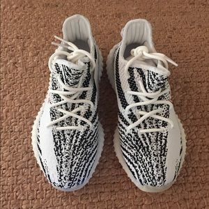 Yeezy Boost 350 zebra shoes